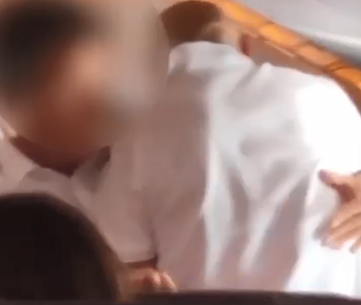 Passageiro exaltado é imobilizado por tripulação durante voo Madri-Recife e retirado da aeronave pela PF; VÍDEO