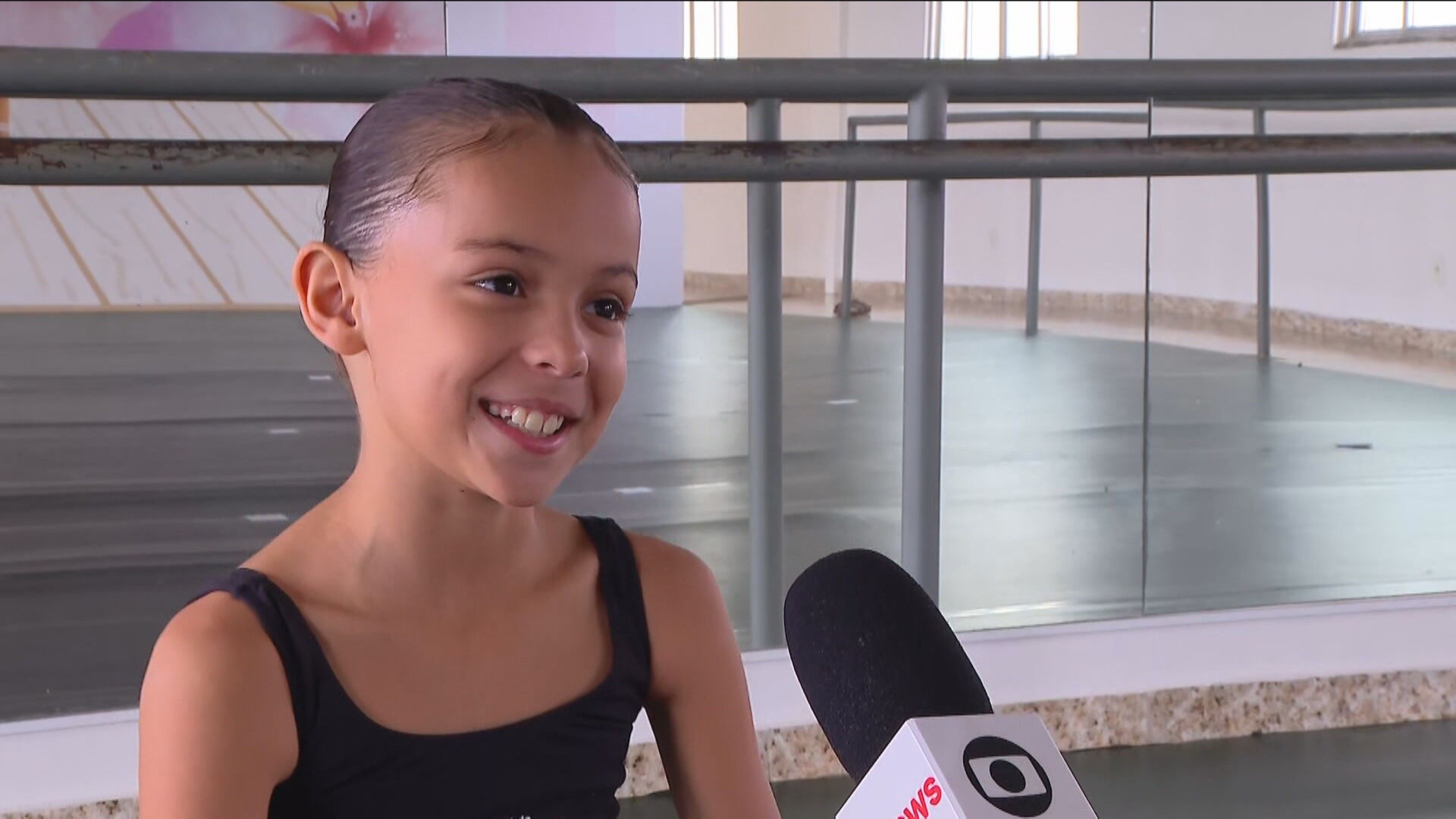 Bailarina de 9 anos de Santa Cruz é aprovada no Bolshoi após um ano de aulas de balé 