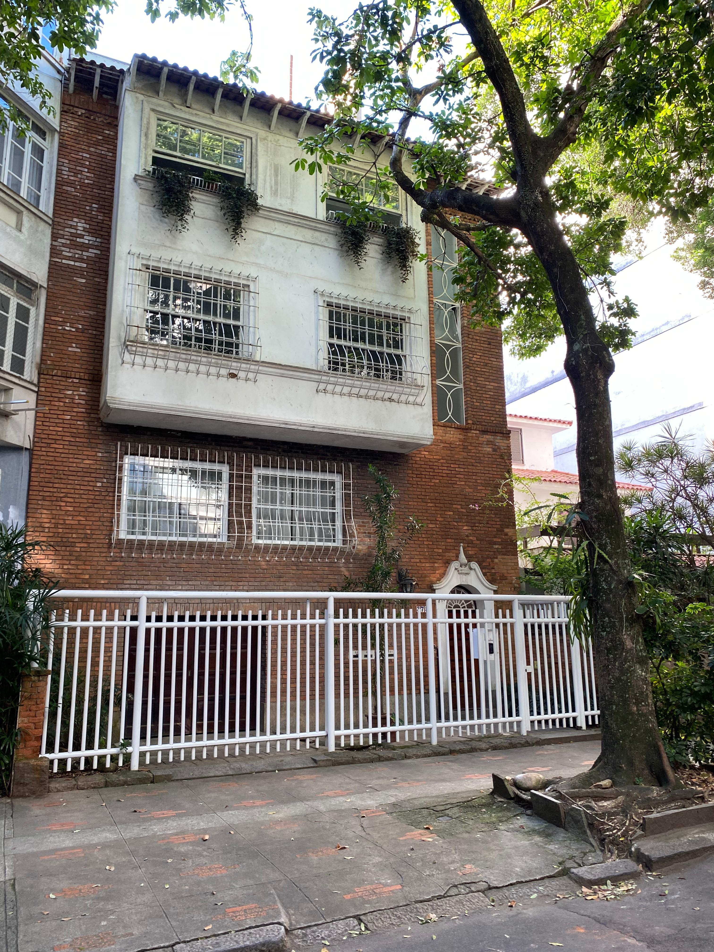 Prédio na Rua Nascimento Silva onde morou Renato Russo — Foto: Divulgação/Jefferson Joviano