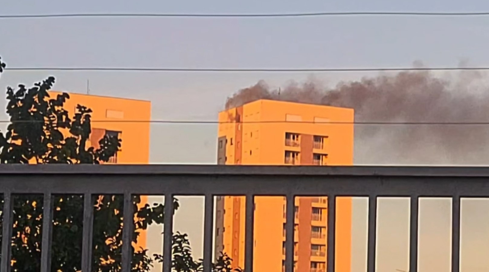 Incêndio atinge apartamento em prédio de Americana