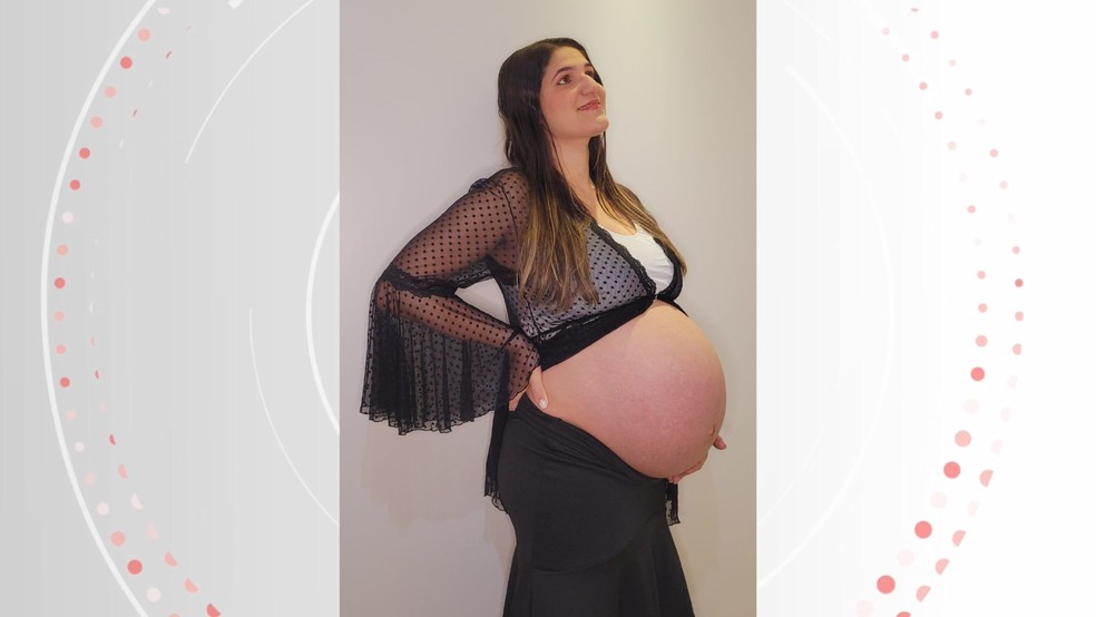 Quezia Romualdo, grávida de sêxtuplos. Foto tirada no dia 30 de agosto. — Foto: Arquivo pessoal