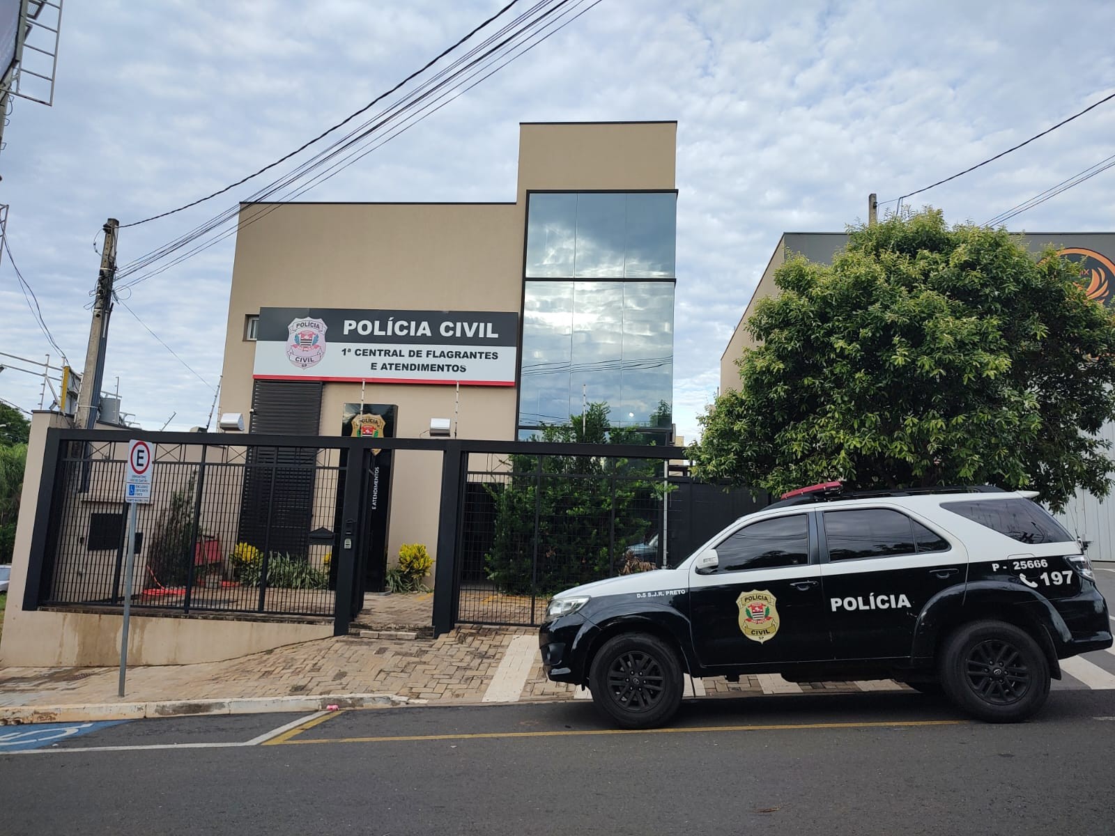 Discussão de dois moradores de rua por conta de bebida alcoólica termina com um esfaqueado em Rio Preto 