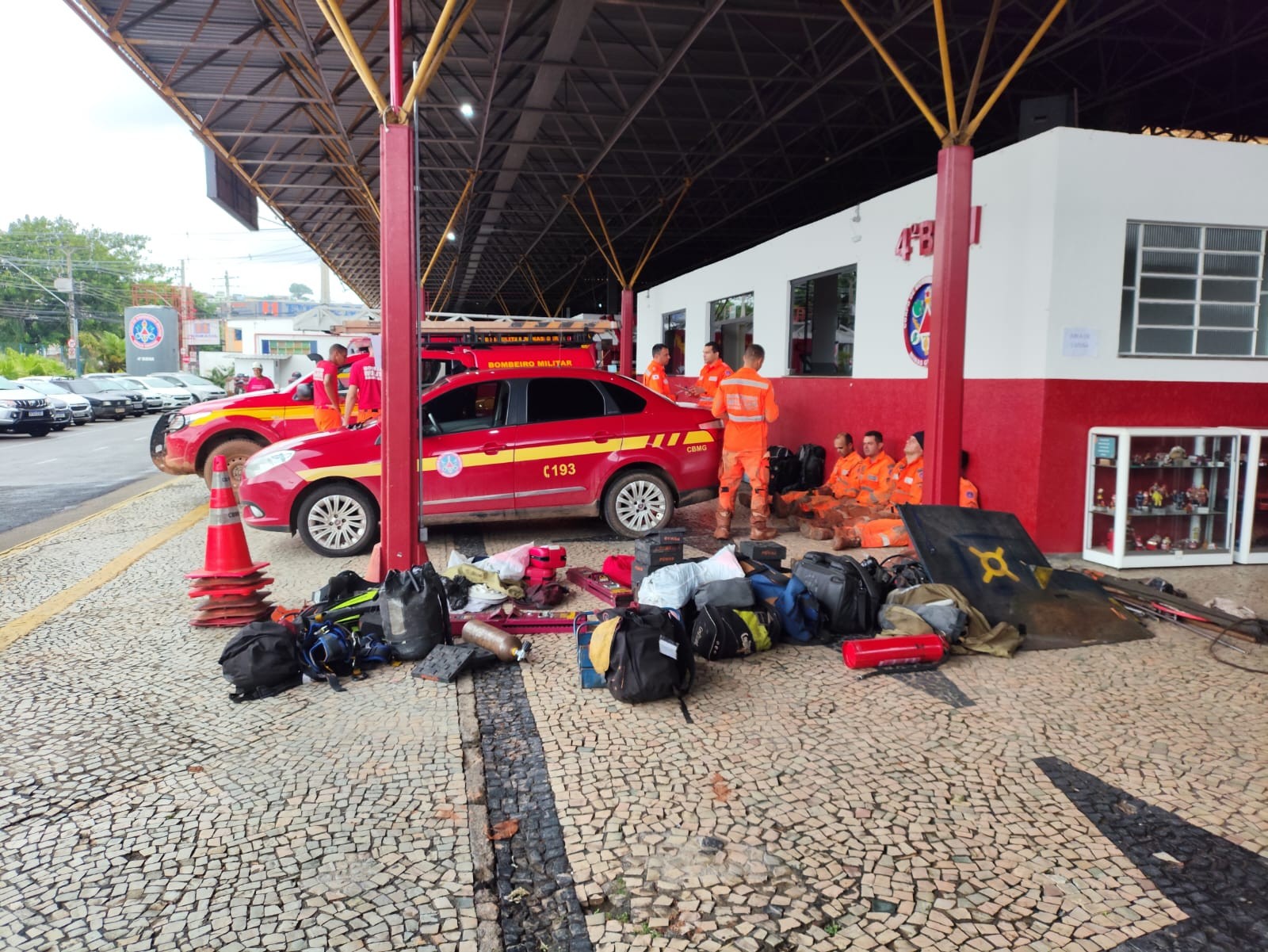 Corpo de Bombeiros de BH se mobiliza para auxiliar vítimas da chuva na Zona da Mata
