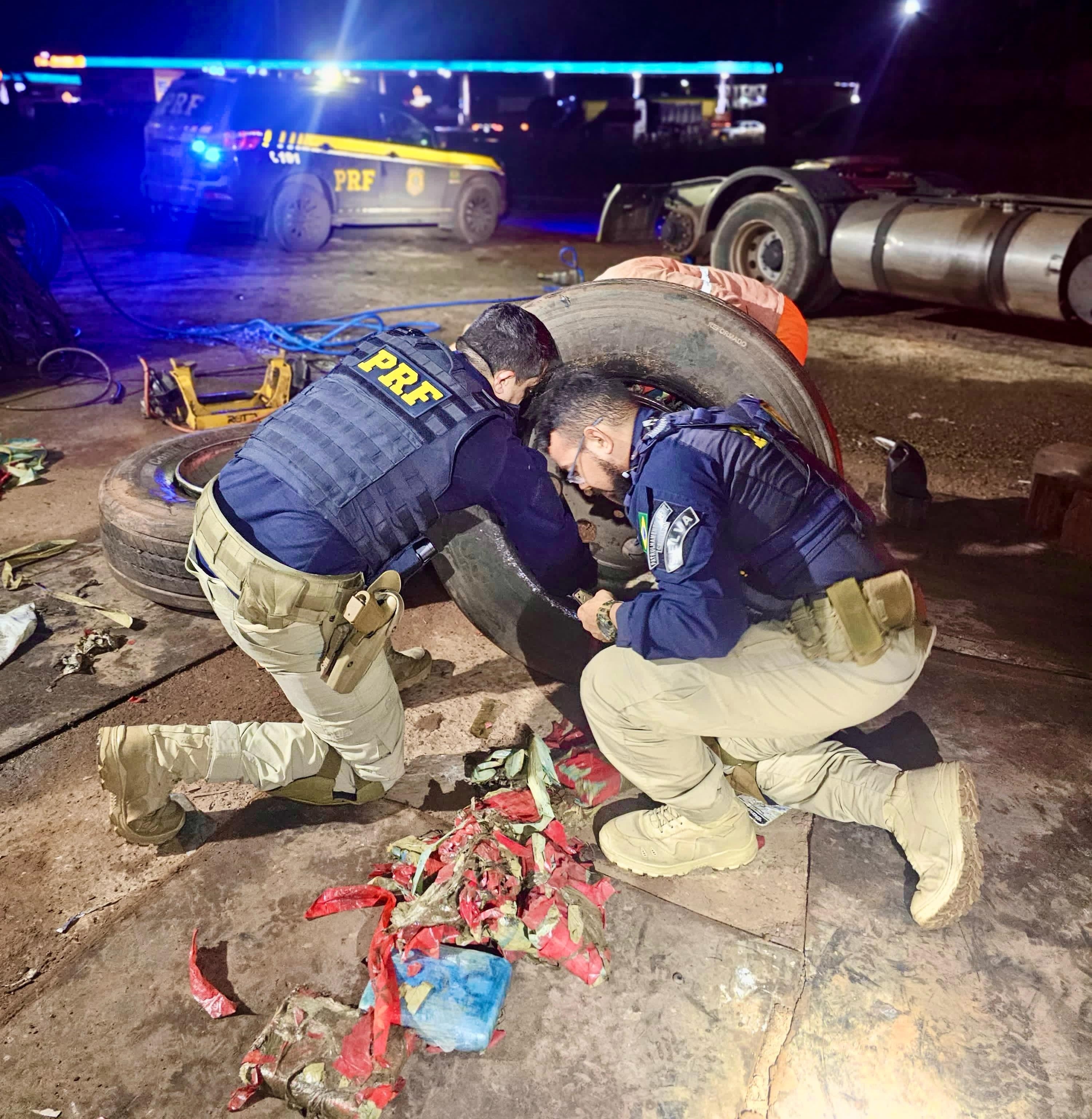 Caminhoneiro é preso após ser flagrado transportando 188,5 kg de drogas dentro de pneus de caminhão em São Luís