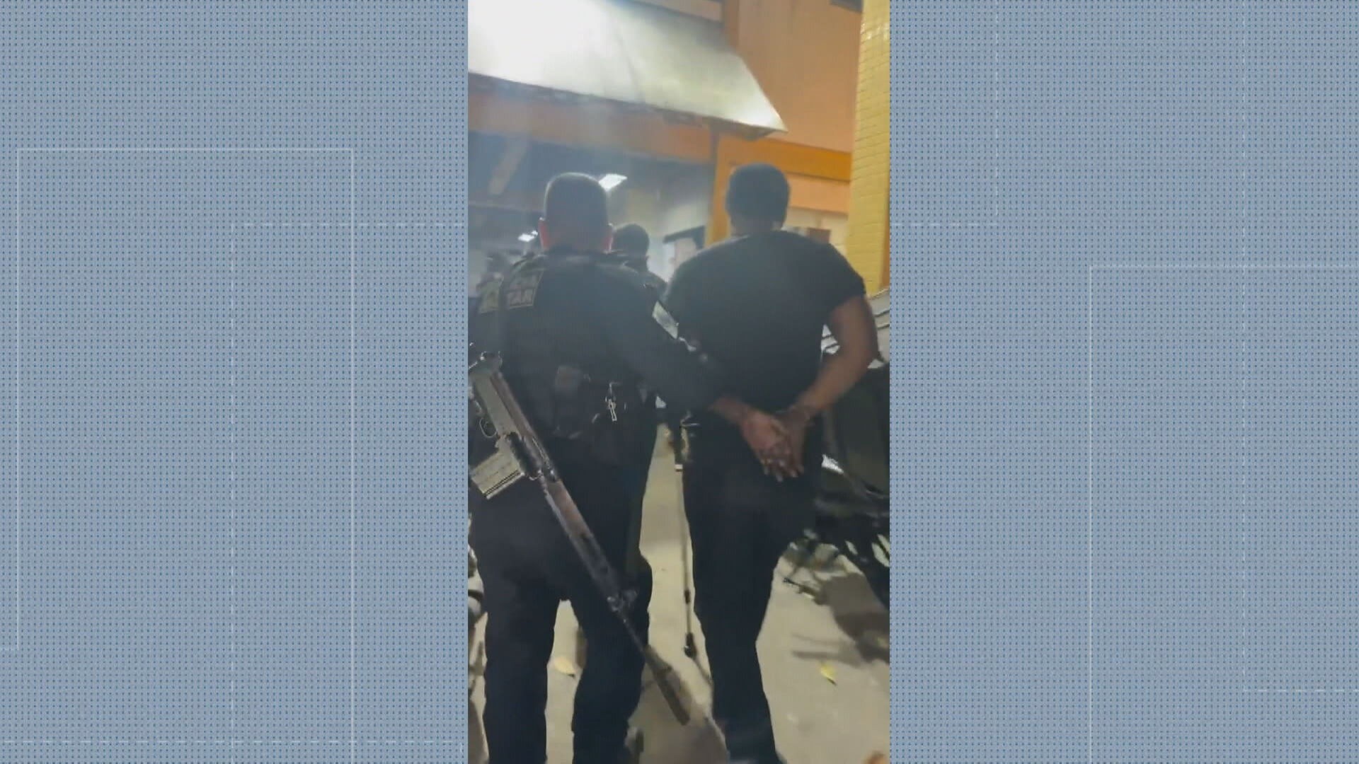 Operação da PM na Cidade de Deus prende 4 suspeitos, apreende arma e drogas