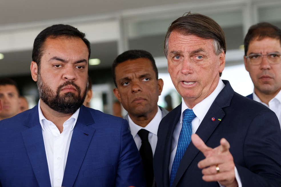 Aliado de Bolsonaro, Cláudio Castro telefona para Lula e diz estar disposto ao diálogo | Política | G1