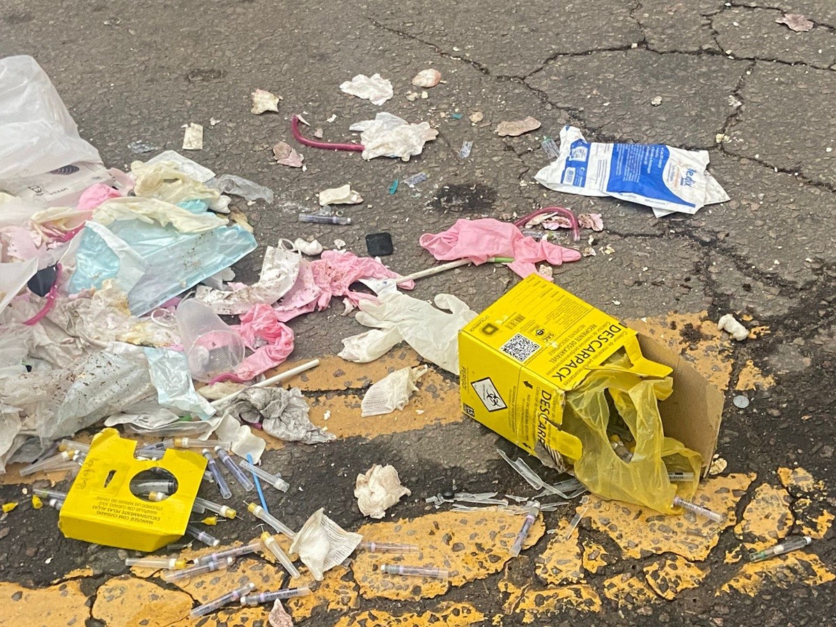 Vigilância Sanitária investiga descarte irregular de resíduos de saúde em Nova Friburgo