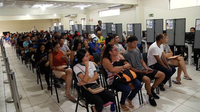 Fim de semana de plantão no Fórum Eleitoral atrai grande número de eleitores em Santarém