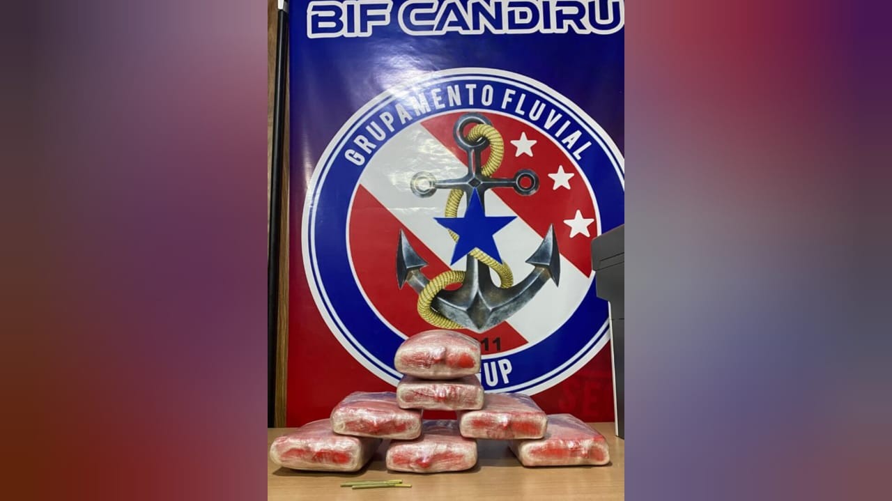 Câmeras de segurança em ferry boat auxiliam PM a localizar e prender dono de mala recheada de drogas na Base Candiru
