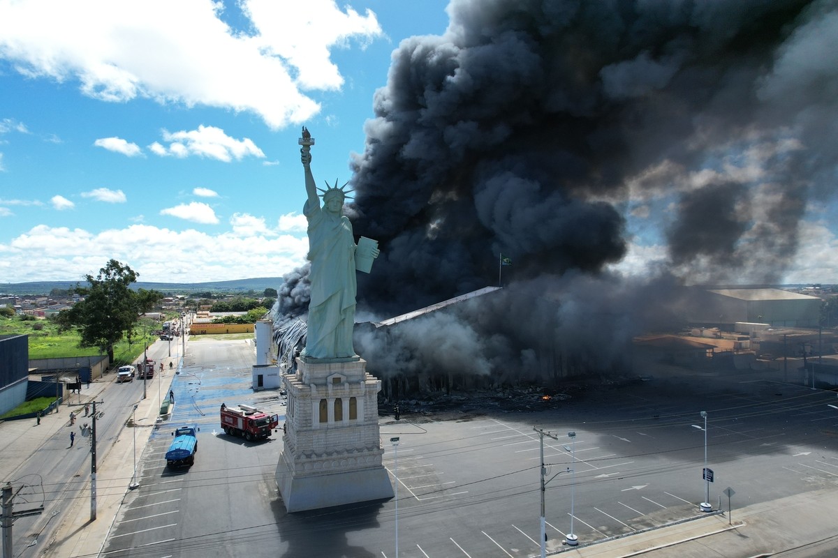 FOTOS inc ndio destr i loja da Havan em Vit ria da Conquista na