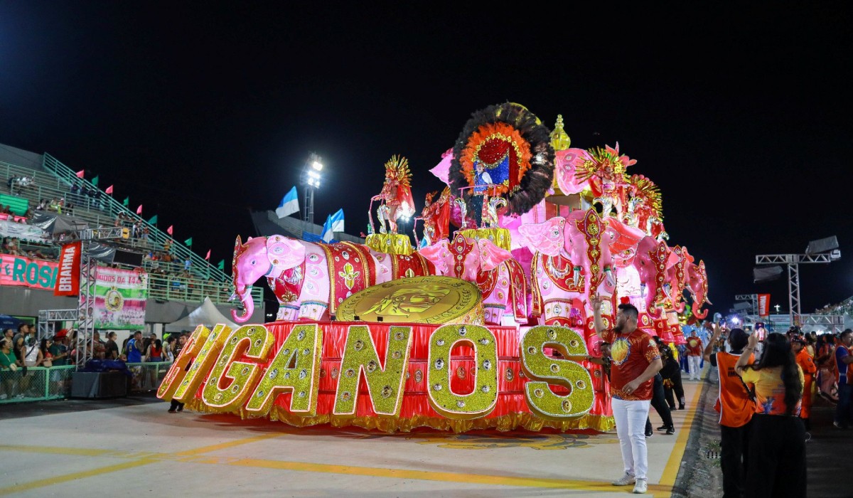 Grupo Especial encerra desfiles do Carnaval 2026 em Manaus 