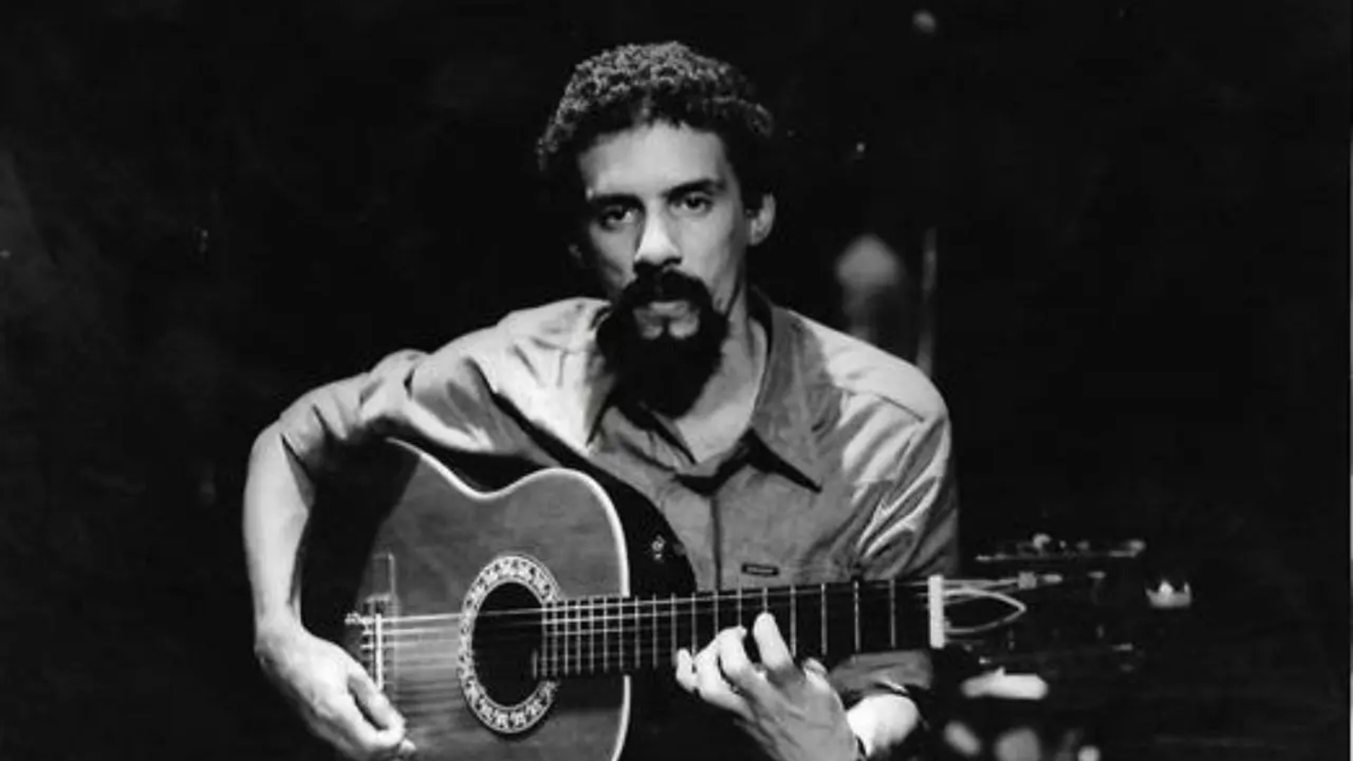 É #FAKE que Gonzaguinha 'alertou o Brasil' contra Bolsonaro em entrevista à TV; vídeo foi manipulado com IA