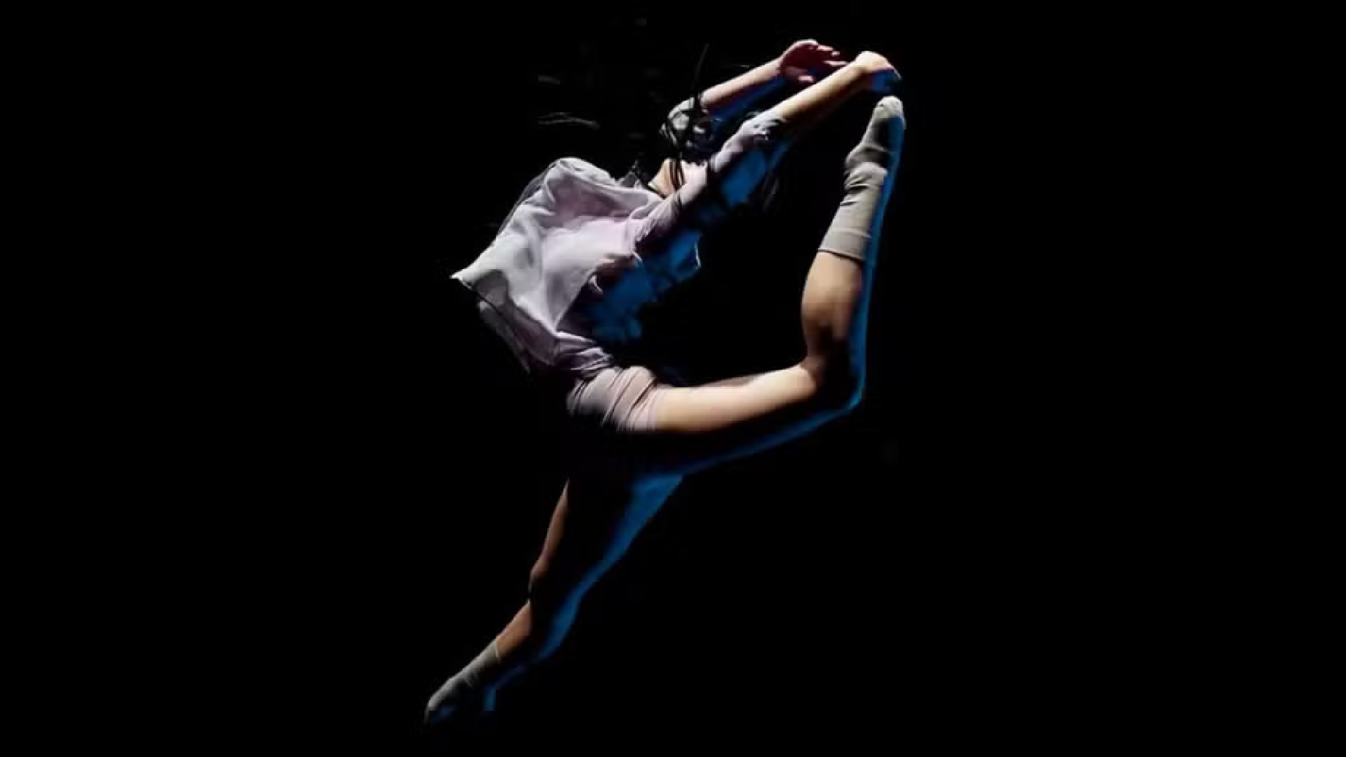 Bailarina de 16 anos é única brasileira na Copa do Mundo da Dança e fica em 18º lugar na competição na Irlanda 
