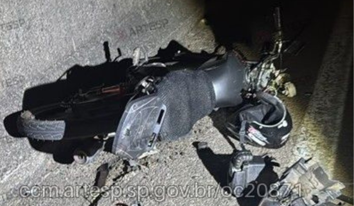 Uma pessoa morre após moto atropelar cachorro, tombar na pista e ser atingida por carros na Santos Dumont