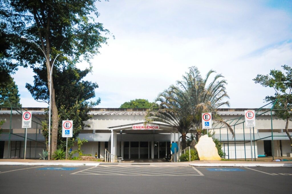 Justiça condena DF a indenizar mulher que passou 24 horas amarrada em hospital psiquiátrico 