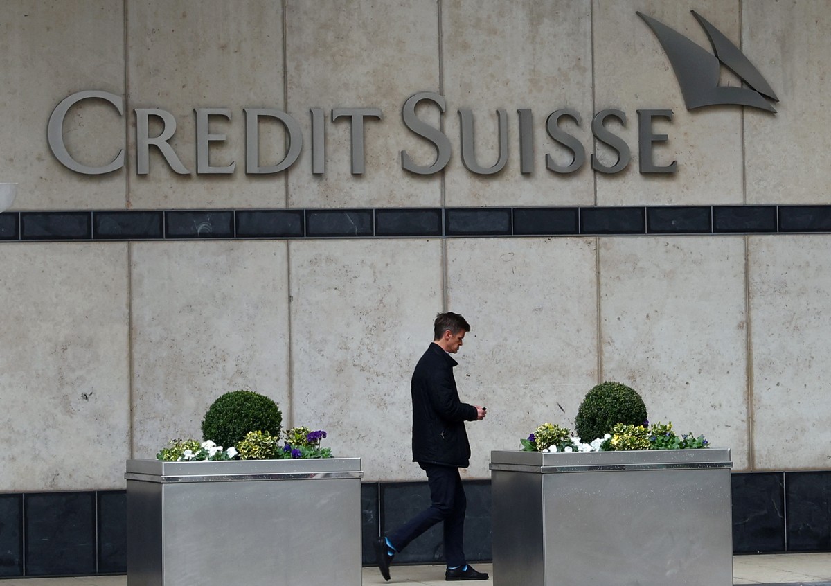 Ações do banco Credite Suisse sairão da bolsa na próxima semana, com a conclusão da compra pelo UBS
