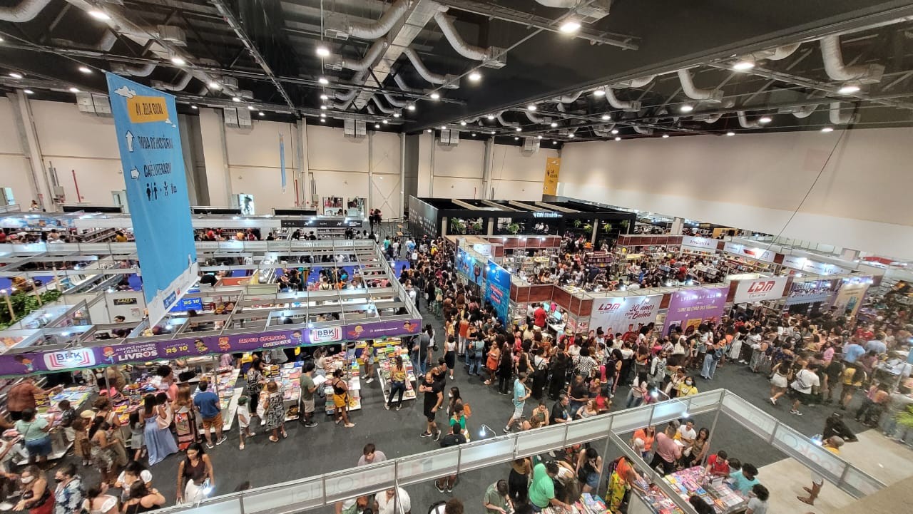 Bienal do Livro Bahia 2026 terá espaço infantil com atividades lúdicas e interativas para crianças