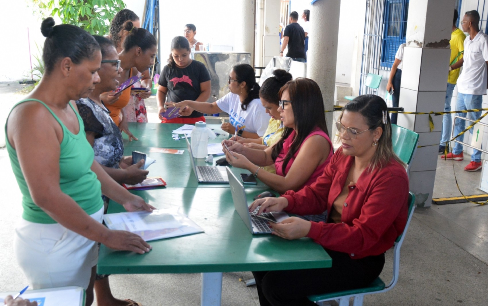 Ação leva serviços gratuitos de saúde e cidadania a distrito de Feira de Santana; veja atendimentos