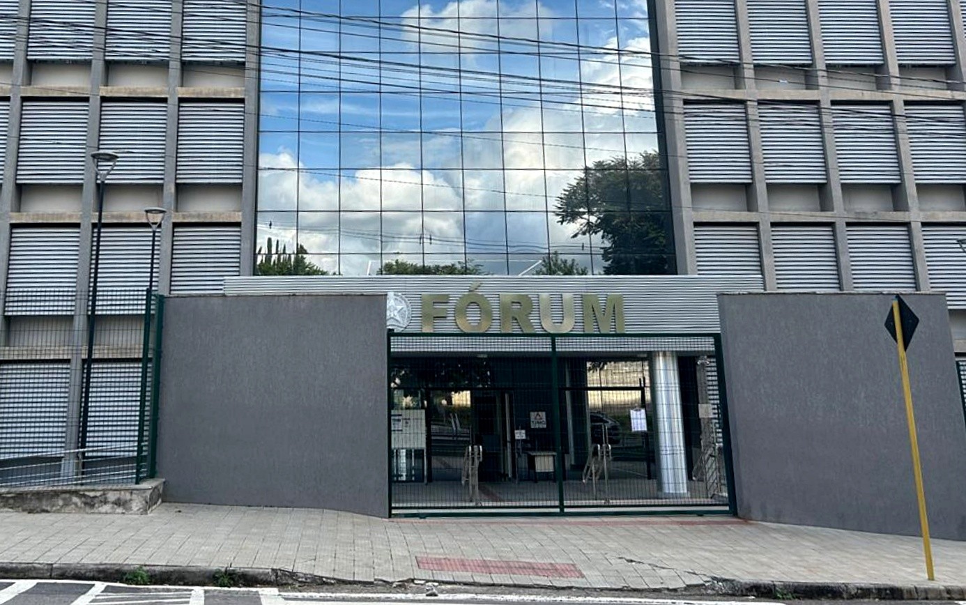 Homem é condenado a 12 anos de prisão por tentativa de feminicídio e furto em Varginha, MG | G1