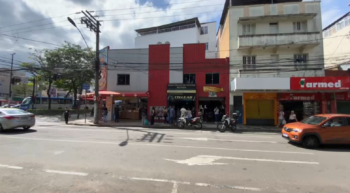 Fique por dentro: Cliente é presa suspeita de injúria racial contra funcionária de lanchonete em Juiz de Fora