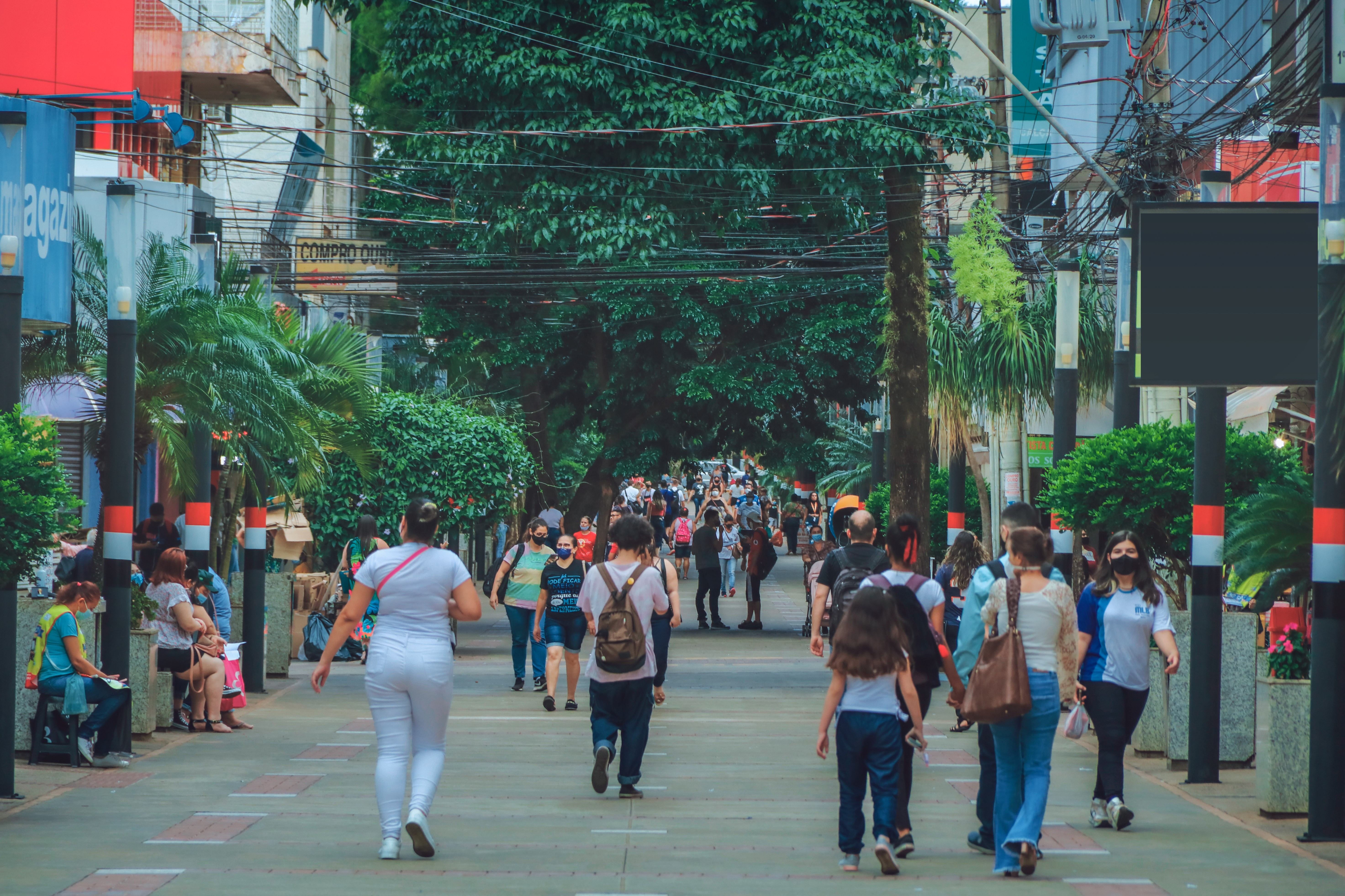 'Dia de Finados' e ponto facultativo: confira o que abre e o que fecha no Oeste Paulista