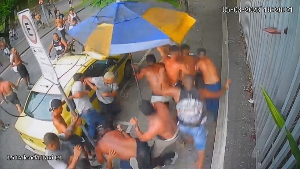 Polícia Civil do RJ e Ministério Público do Rio de Janeiro (MPRJ) iniciaram nesta segunda-feira (5) operação para combater crimes de torcidas organizadas — Foto: Reprodução/ TV Globo