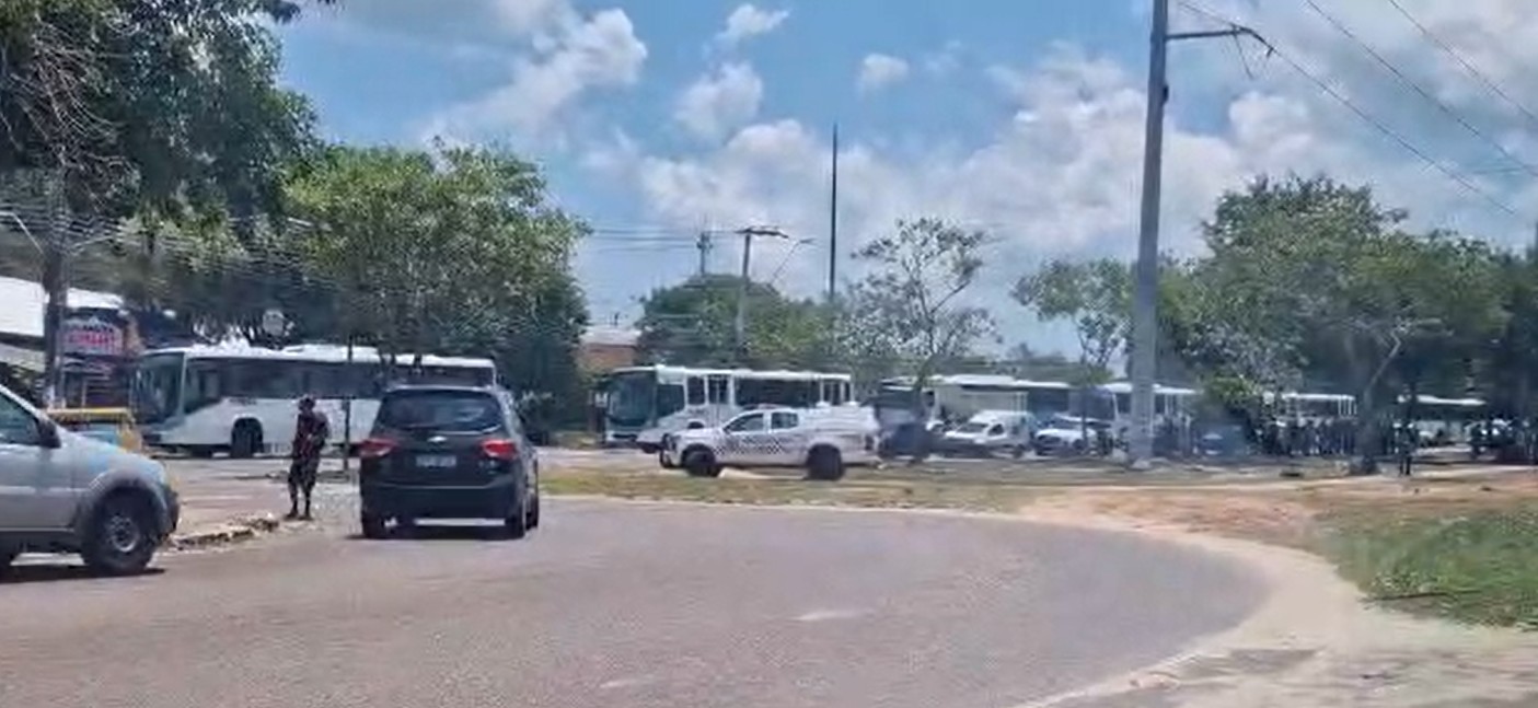 Motoristas do transporte coletivo realizam paralisação parcial em Manaus