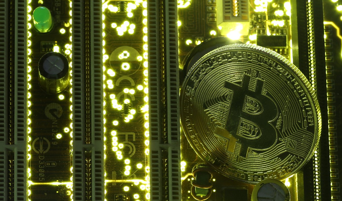 Bitcoin começará a ser negociado em contratos futuros, mas riscos preocupam