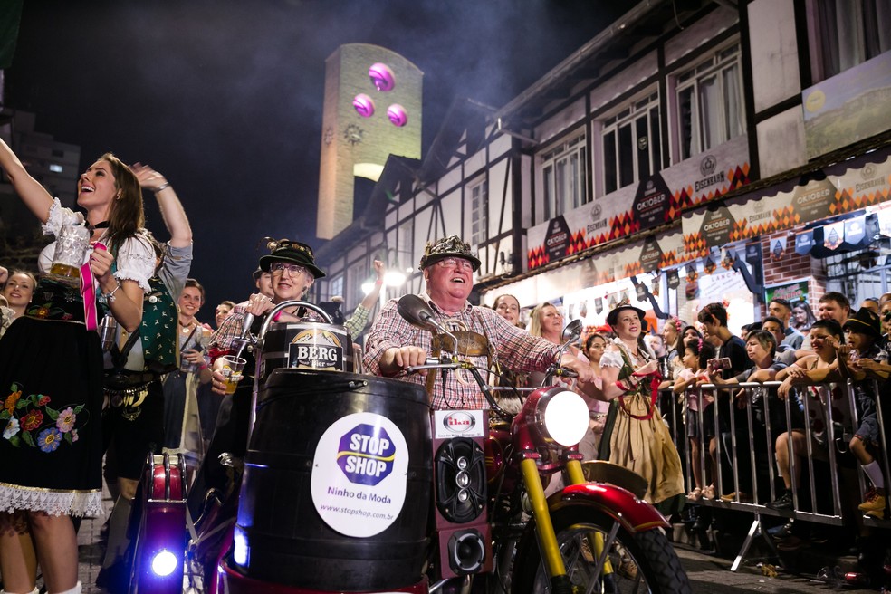 RexturAdvance reúne agentes de SC na Oktoberfest Blumenau