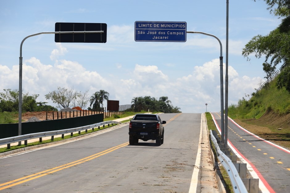 Trânsito é liberado em novo trecho da Via Oeste que liga São José dos Campos e Jacareí