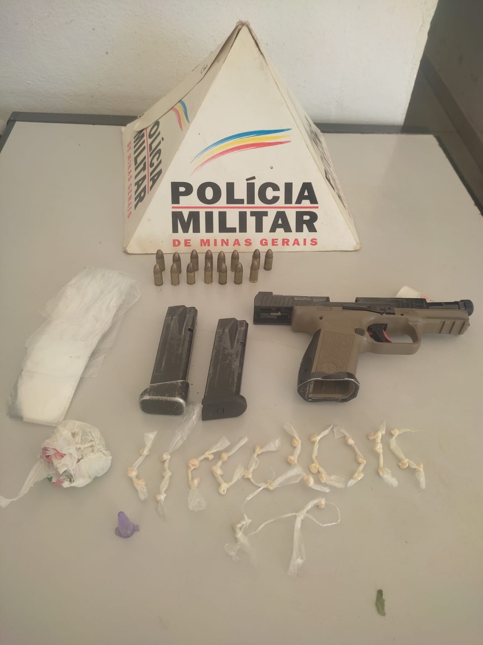 Materiais apreendidos pela PM — Foto: Polícia Militar