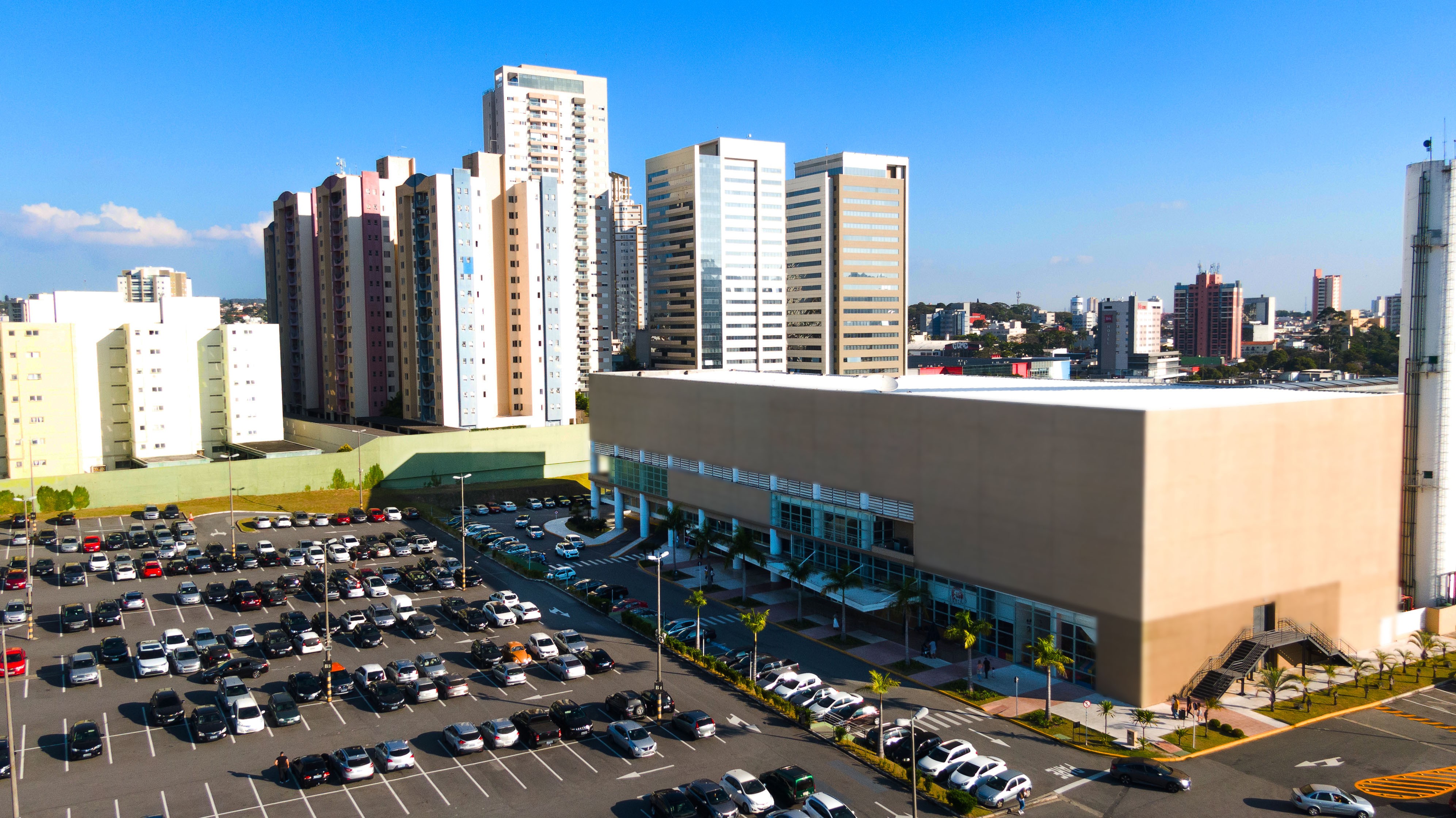Shoppings do Alto Tietê têm 60 vagas de emprego nesta terça-feira; confira lista