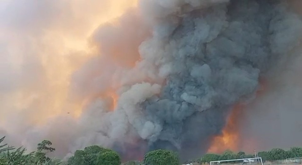 Quatro pessoas da mesma família morrem queimadas em grande incêndio em Canto do Buriti, no Piauí — Foto: Reprodução