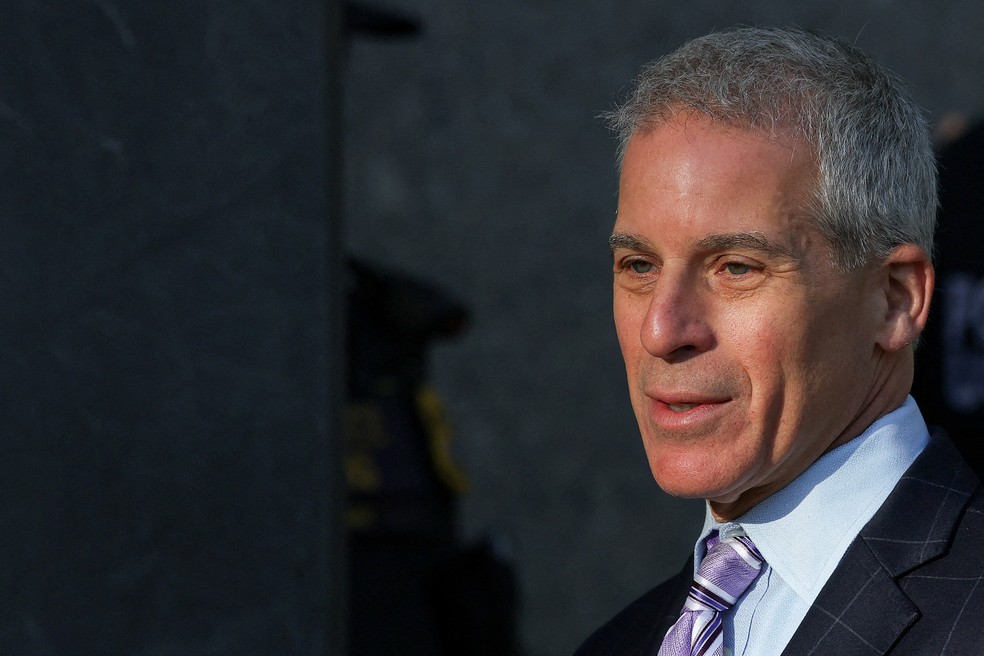Brian Steel, advogado de Diddy, chega ao tribunal para a audiência de sentença — Foto: REUTERS/Brendan McDermid