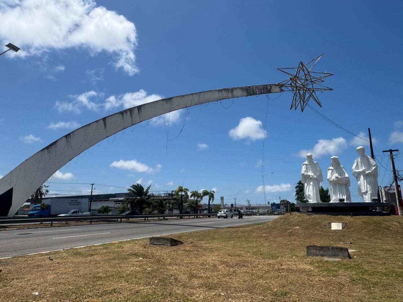 BR-101 terá interdição parcial noturna para obras de recuperação do Pórtico dos Reis Magos