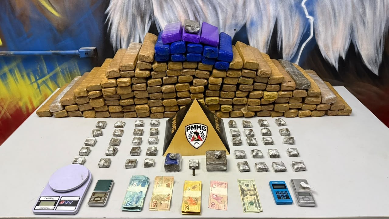 Quatro homens são presos e mais de 140 barras de maconha são apreendidas em Santana do Paraíso