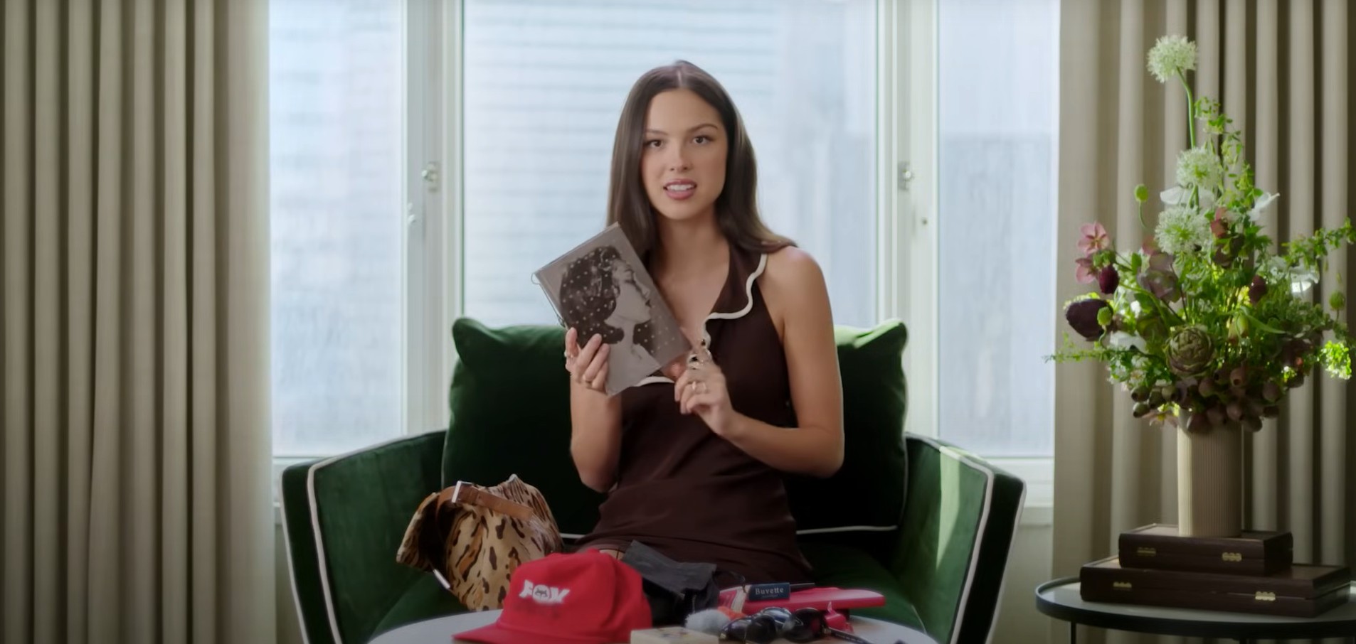 Olivia Rodrigo diz estar lendo 'A Hora da Estrela', de Clarice Lispector: 'Palavras lindas'