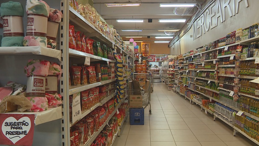 Corredor de supermercado. — Foto: Reprodução/RBS TV