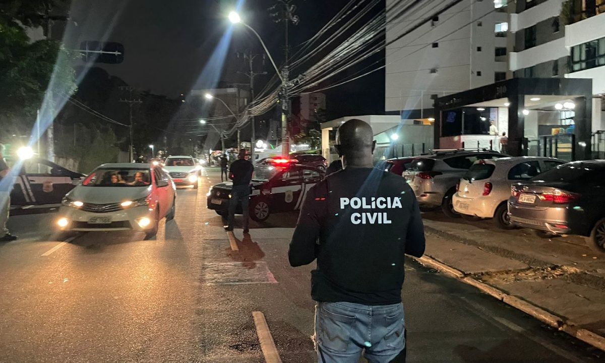 Operação prende três suspeitos de praticar delivery de drogas em bairros nobres de Salvador