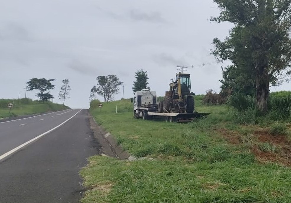 Idoso morreu após ter mal súbito em rodovia, em Osvaldo Cruz (SP) — Foto: Polícia Militar Rodoviária