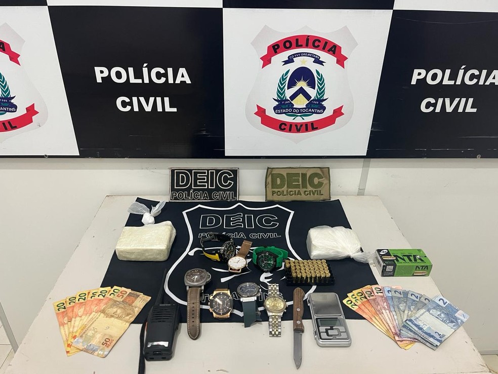 Material apreendido na casa do suspeito — Foto: Divulgação/Polícia Civil