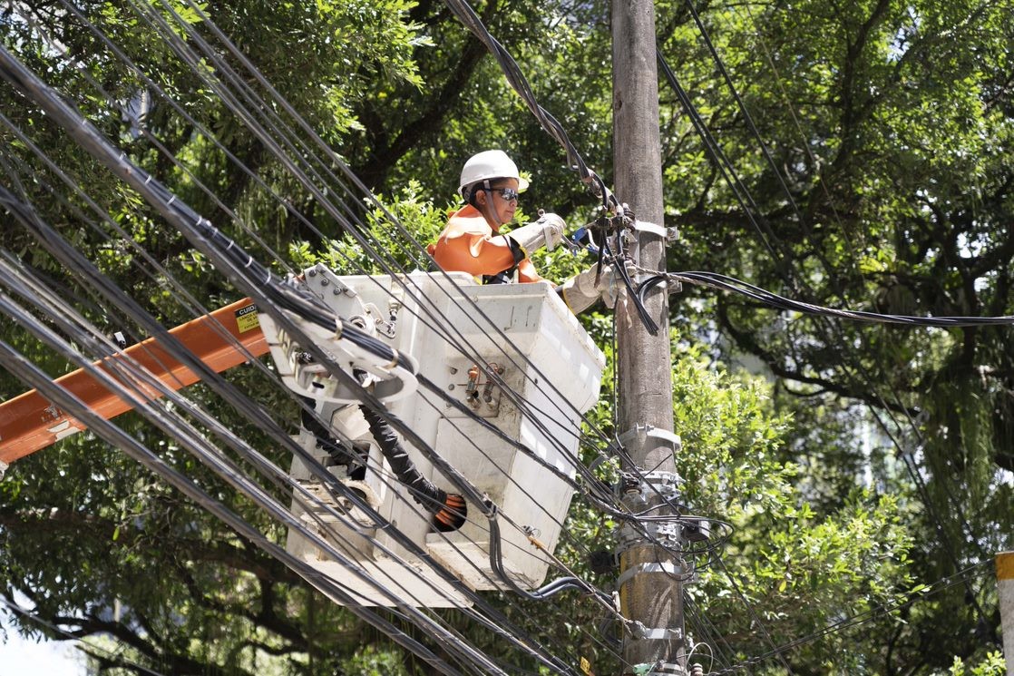 Neoenergia Coelba abre mais de 100 vagas para capacitação como eletricista; veja como participar