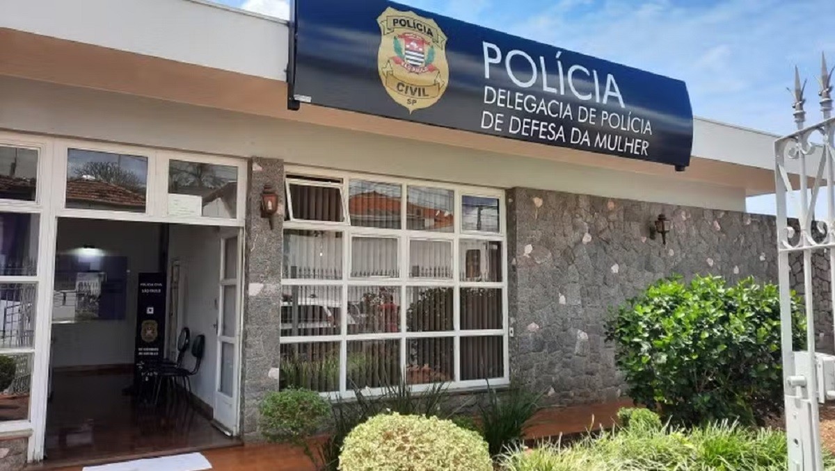 Mãe é presa após deixar filha de 6 anos sozinha em casa em São Manuel
