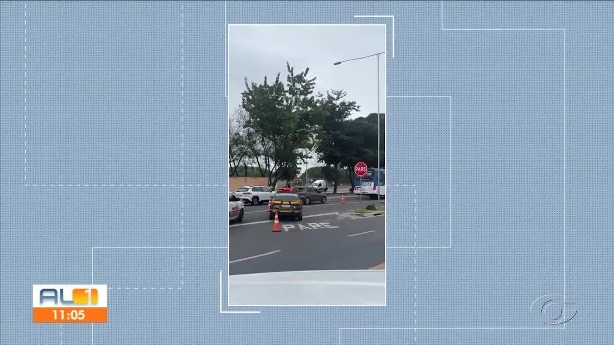 Colisão entre moto e bicicleta deixa um homem morto na Av. Durval de Góes Monteiro, em Maceió