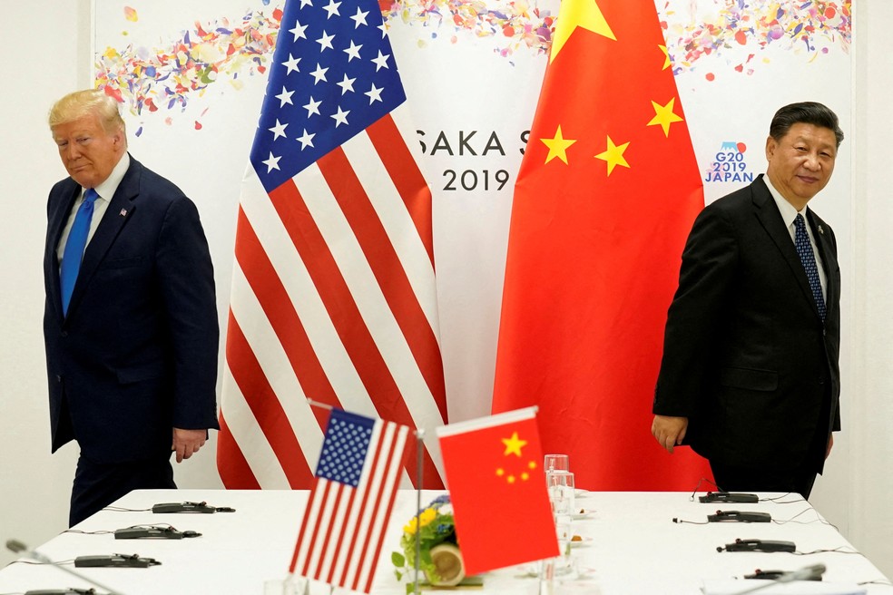 O presidente dos EUA, Donald Trump, participa de uma reunião bilateral com o presidente da China, Xi Jinping, durante a cúpula dos líderes do G20 em Osaka, Japão, 29 de junho de 2019. — Foto: REUTERS/Kevin Lamarque/Foto de arquivo