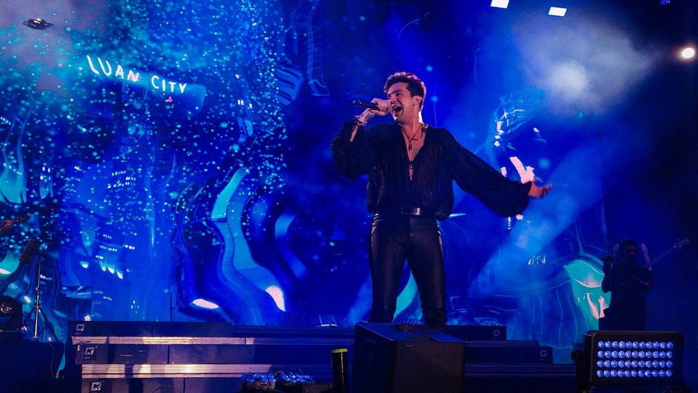 Luan Santana durante apresentação em Campo Grande — Foto: Rafaela Palieraqui