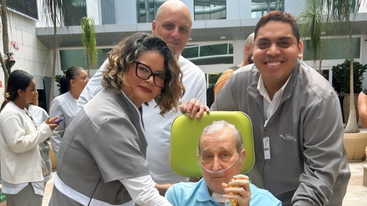 Carlos Alberto Parreira recebe alta após quase 3 meses internado