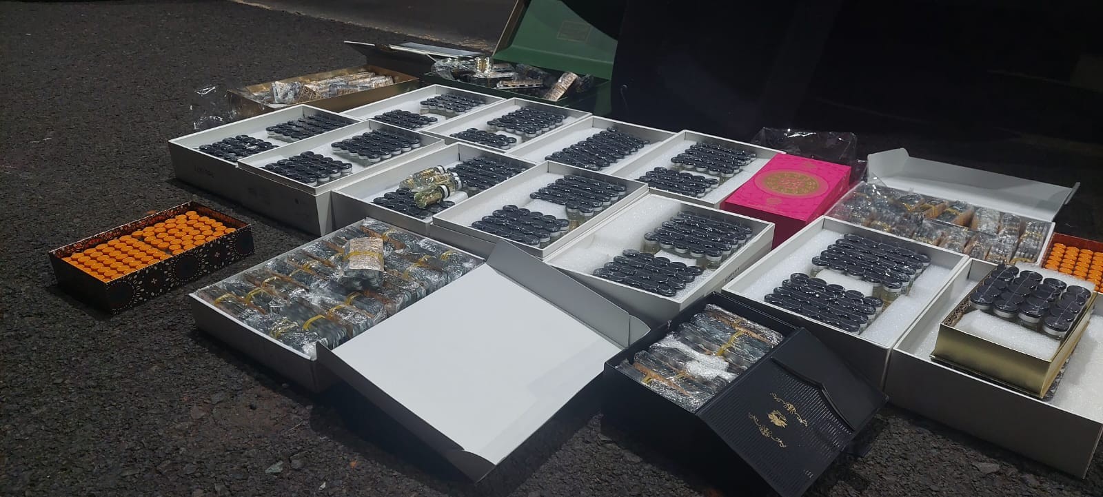 Polícia apreende anabolizantes e medicamentos para emagrecer contrabandeados do Paraguai em rodovia 