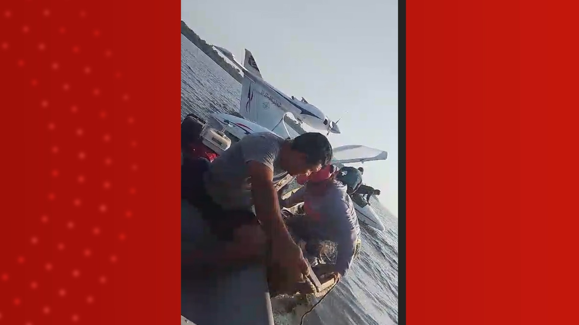 Piloto sobrevive após queda de avião monomotor em rio no interior do Amazonas; VÍDEO