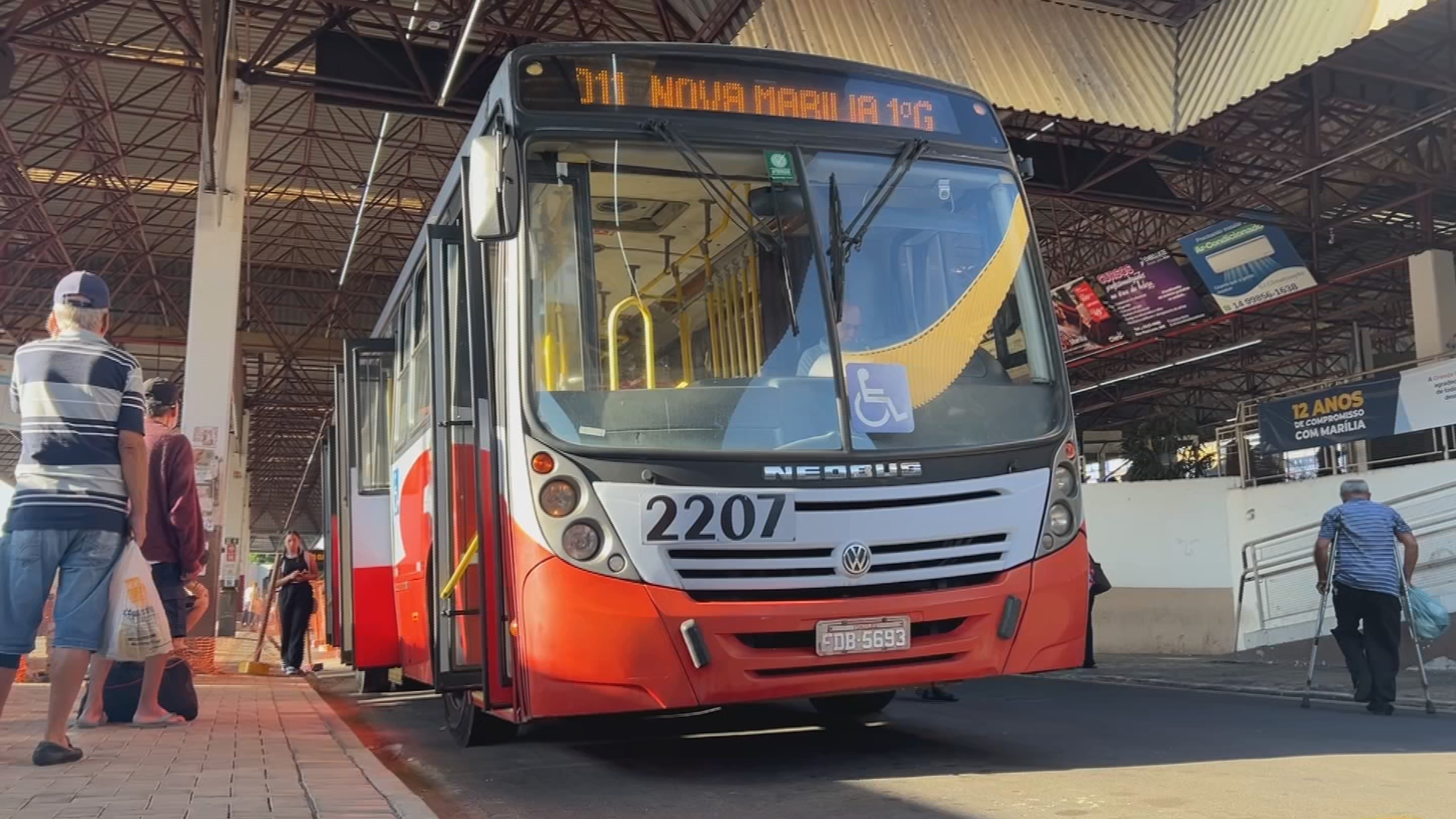 Fiscalização da Emdurb flagra ônibus irregulares em uso no transporte coletivo em Marília